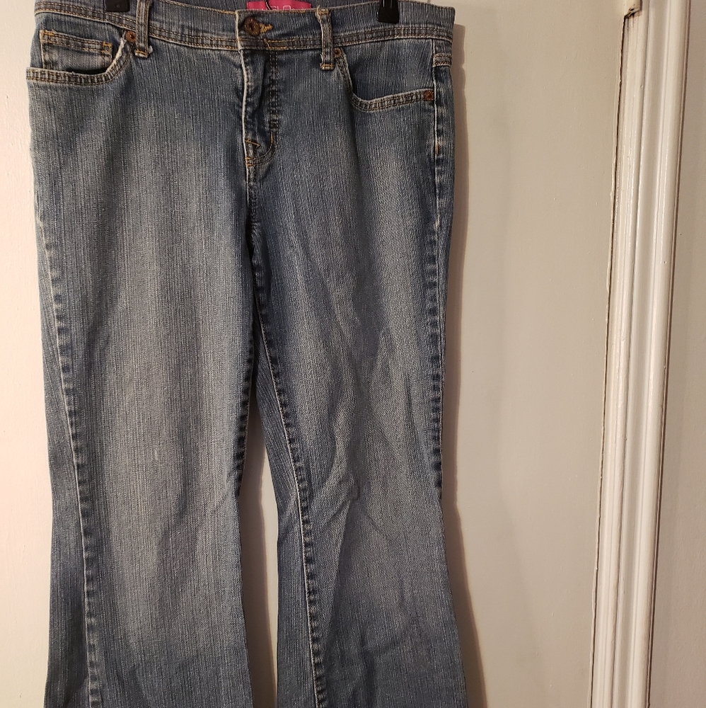 GLO JEANS